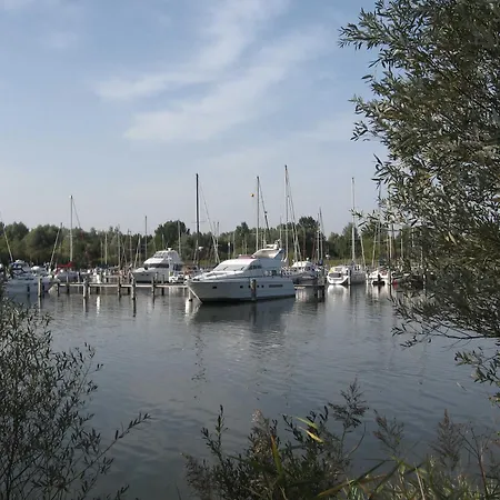 Helle Balkonwohnung Spiekeroog شقة *