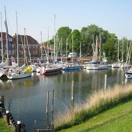 Helle Balkonwohnung Spiekeroog 아파트 *