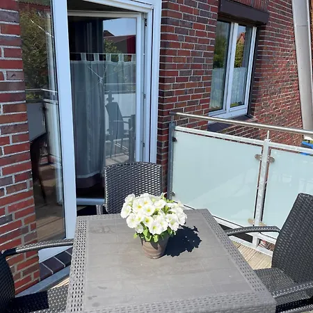Helle Balkonwohnung Spiekeroog * هوكسيل